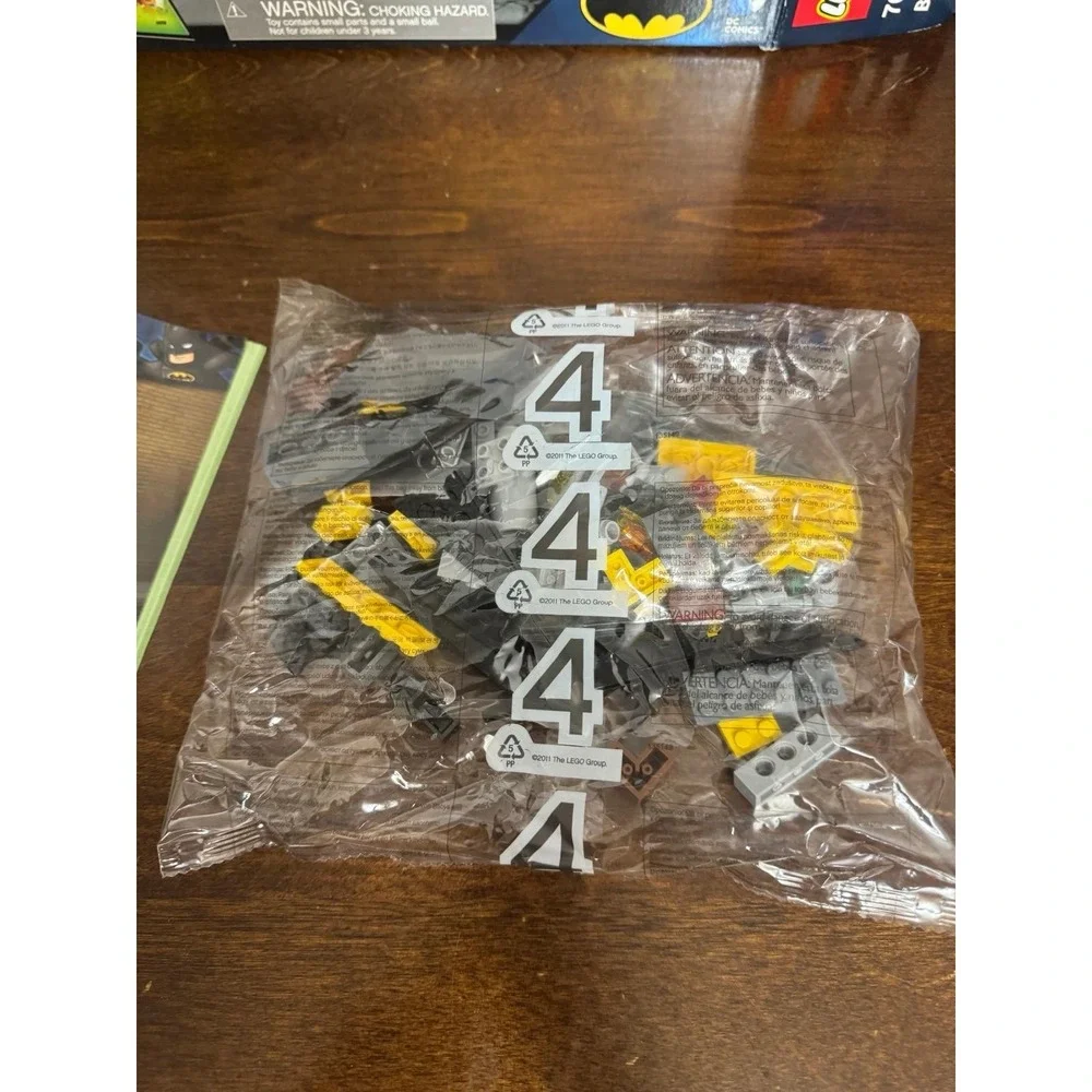Lego Super Heroes: 76013 Batwing Vehicle Only + Box & Manuals - Incomplete Set